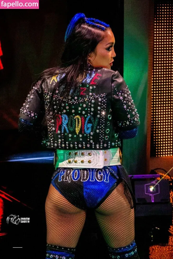 Roxanne Perez Onlyfans Photo Gallery 