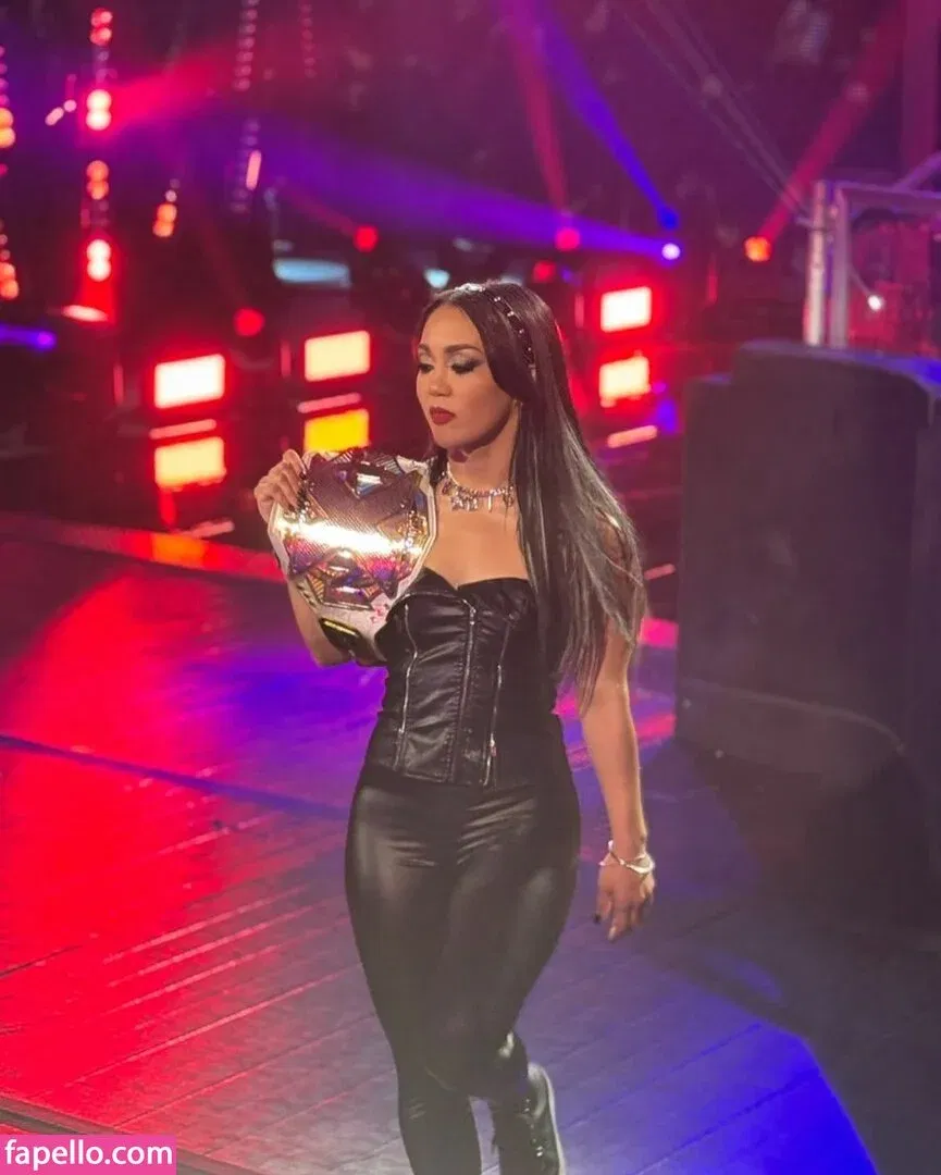 Roxanne Perez Onlyfans Photo Gallery 