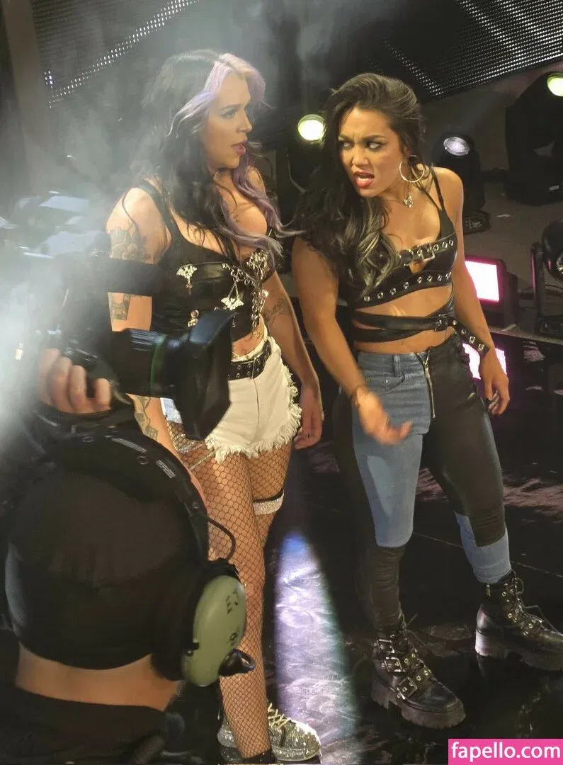 Roxanne Perez Onlyfans Photo Gallery 