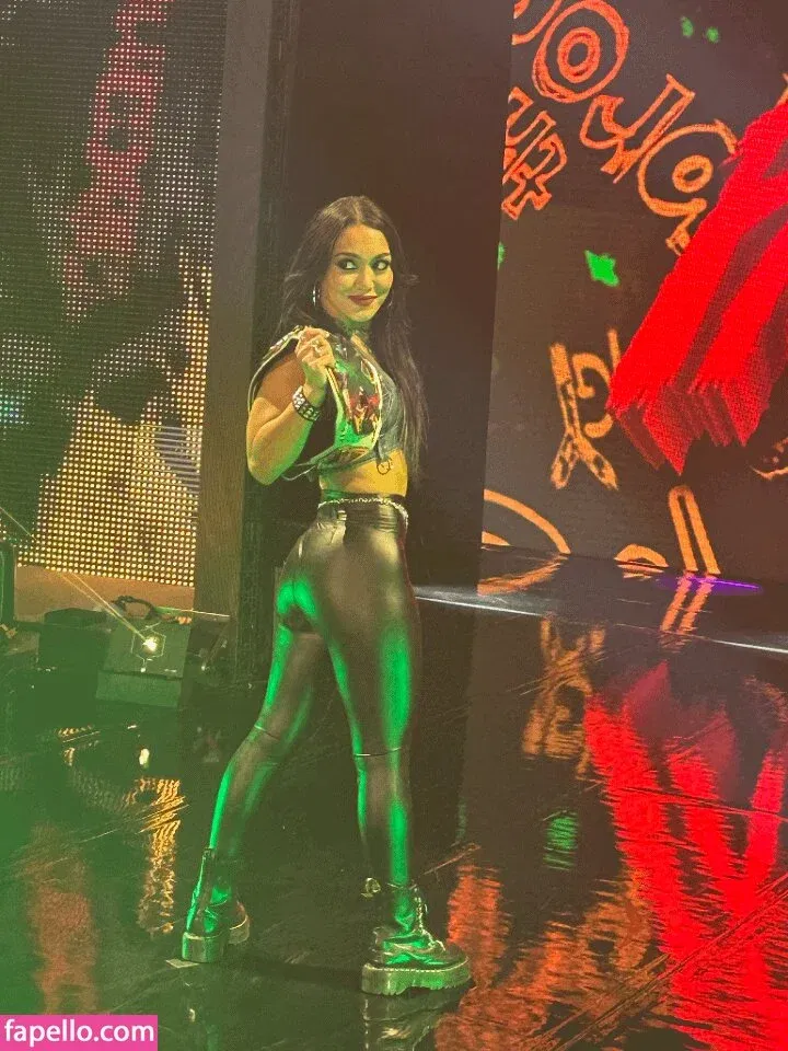 Roxanne Perez Onlyfans Photo Gallery 