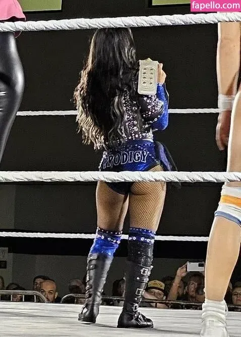 Roxanne Perez Onlyfans Photo Gallery 