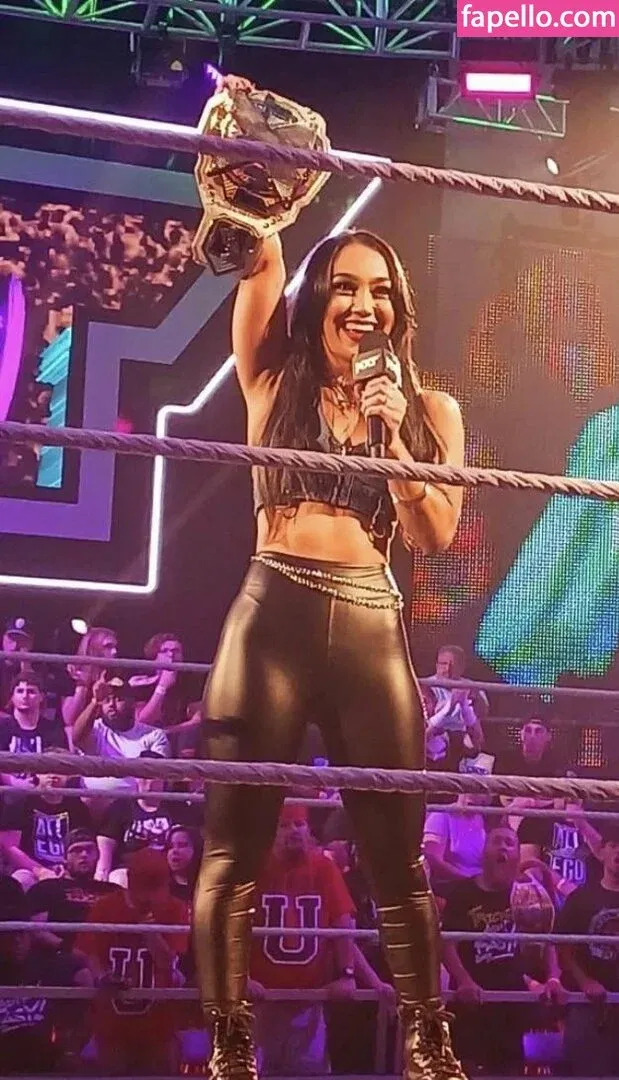 Roxanne Perez Onlyfans Photo Gallery 