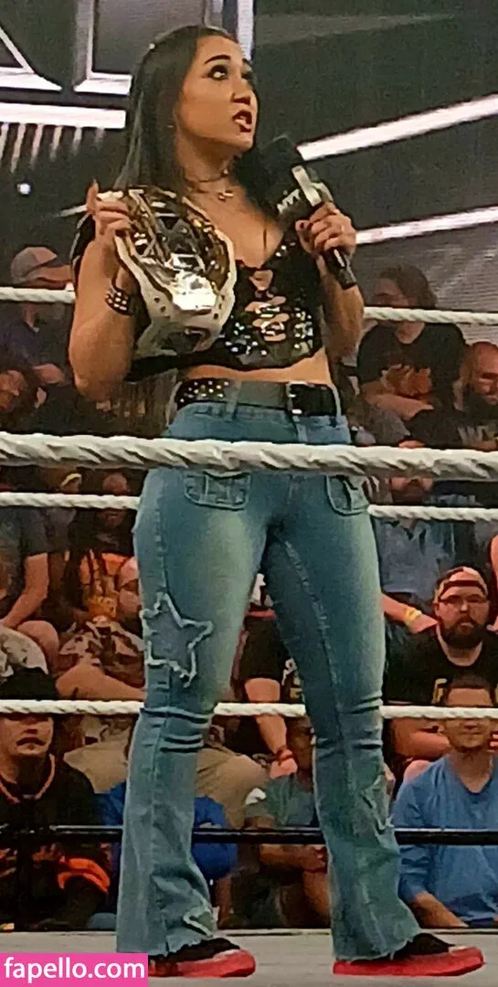 Roxanne Perez Onlyfans Photo Gallery 