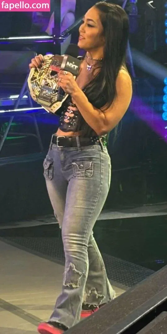 Roxanne Perez Onlyfans Photo Gallery 