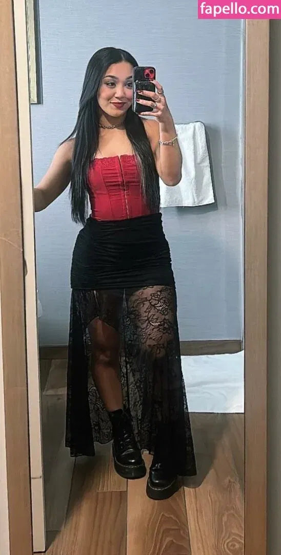 Roxanne Perez Onlyfans Photo Gallery 