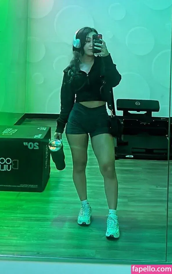 Roxanne Perez Onlyfans Photo Gallery 