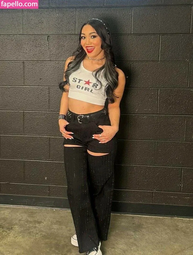 Roxanne Perez Onlyfans Photo Gallery 