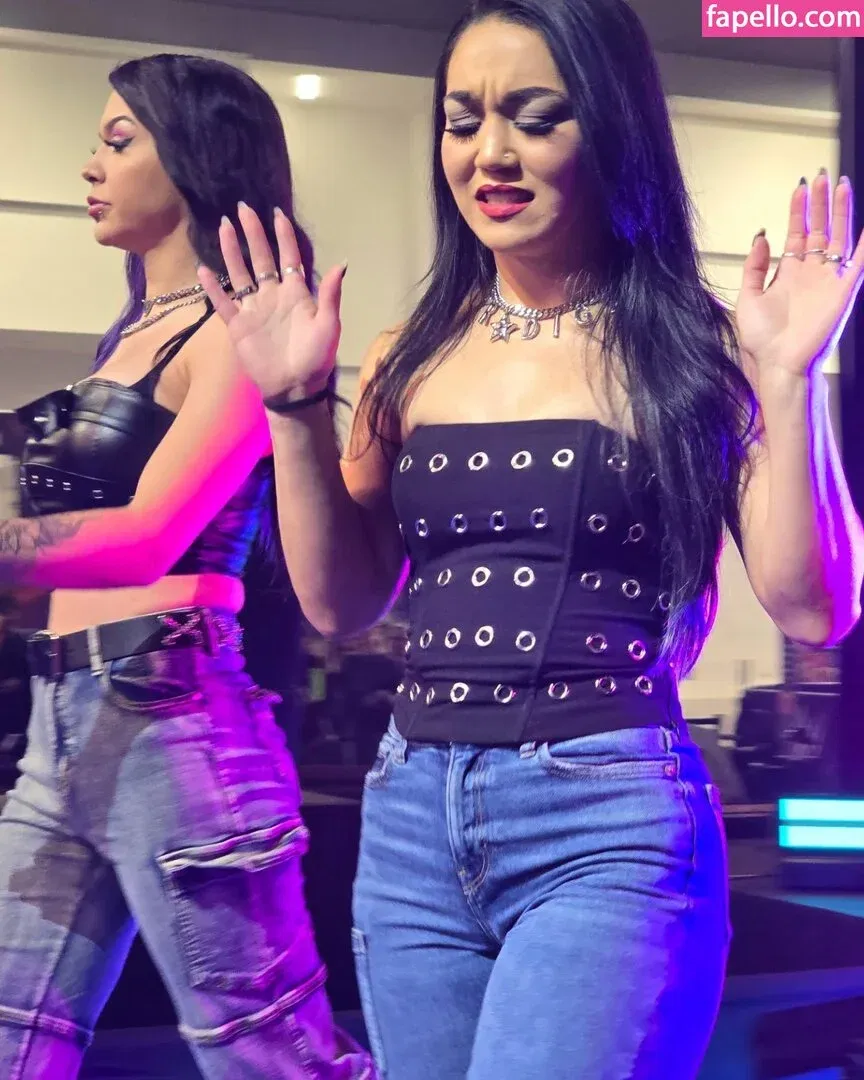 Roxanne Perez Onlyfans Photo Gallery 