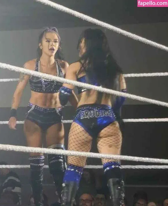 Roxanne Perez Onlyfans Photo Gallery 