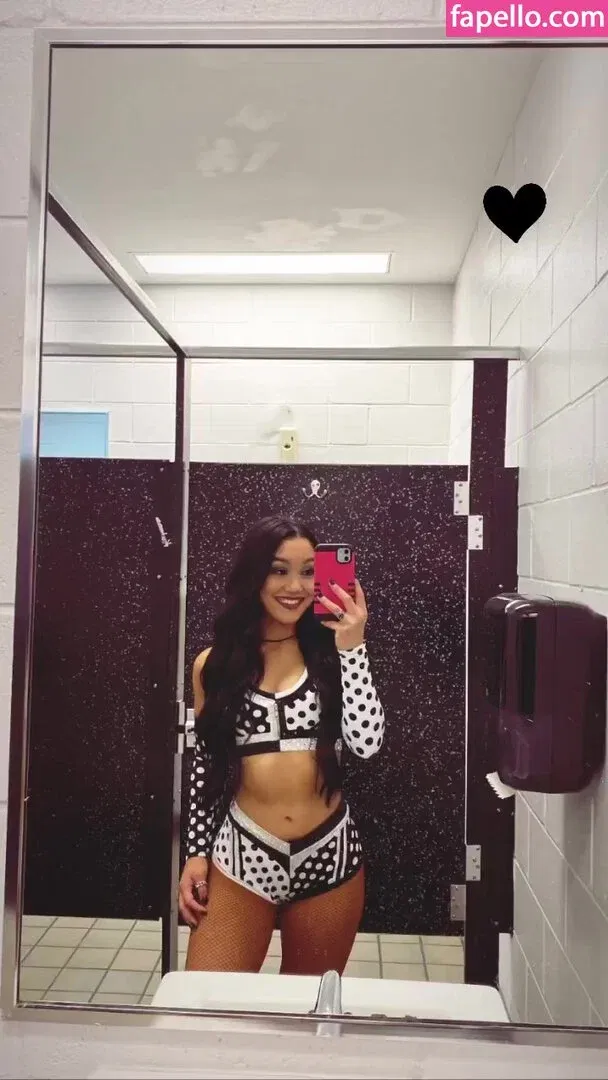 Roxanne Perez Onlyfans Photo Gallery 