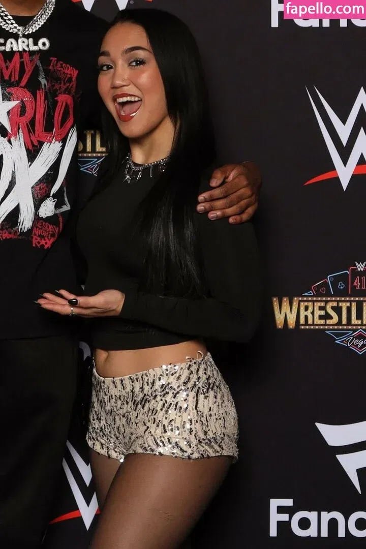 Roxanne Perez Onlyfans Photo Gallery 