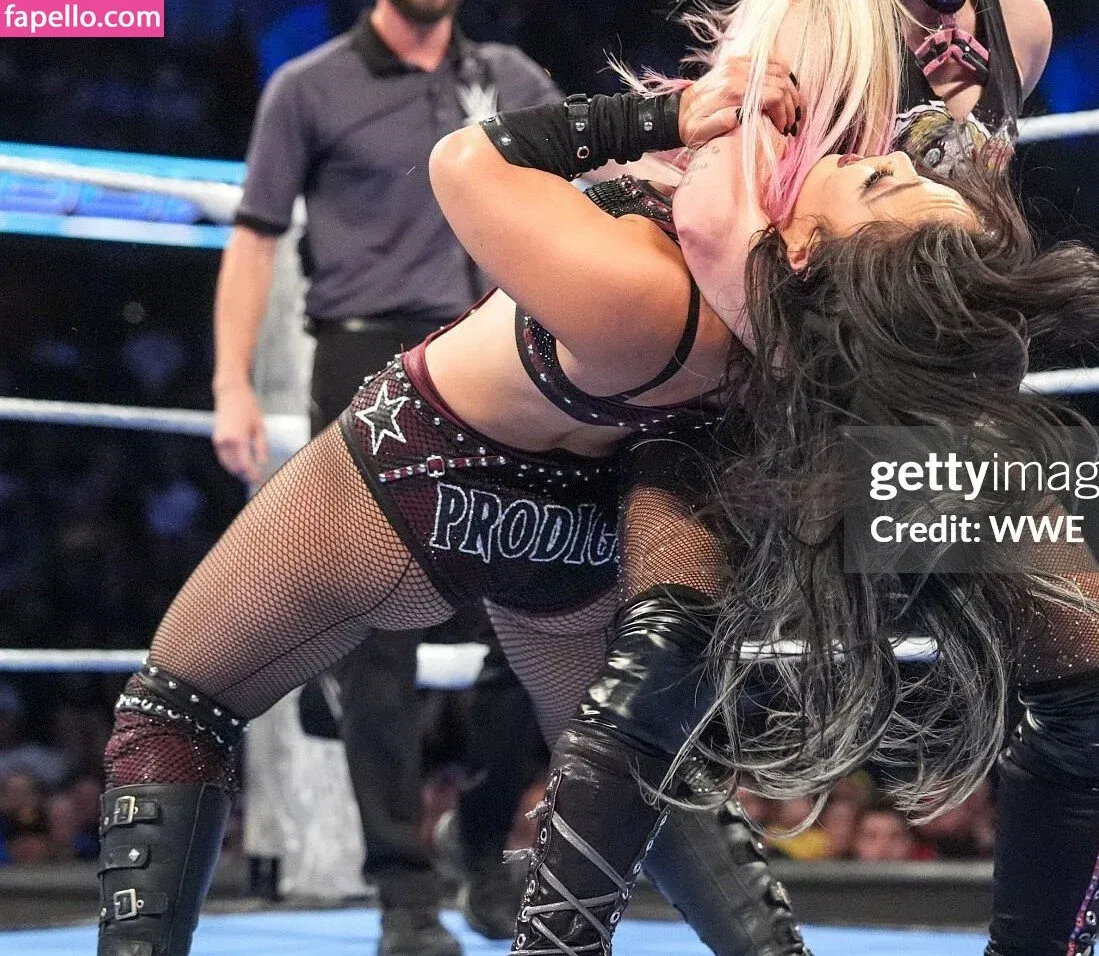 Roxanne Perez Onlyfans Photo Gallery 