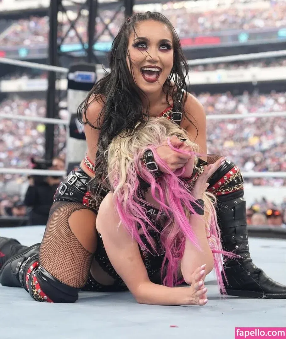 Roxanne Perez Onlyfans Photo Gallery 