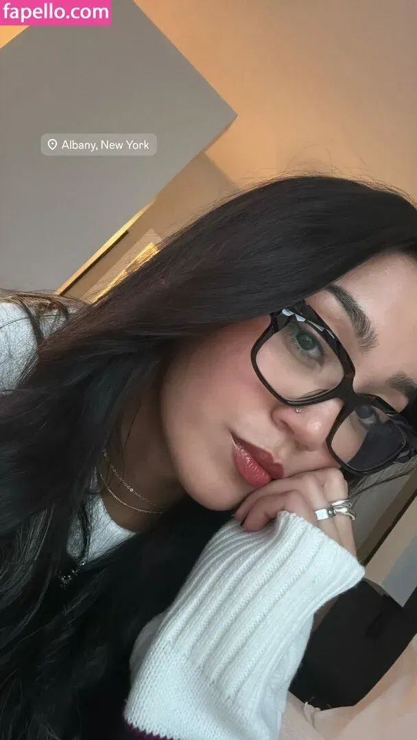 Roxanne Perez Onlyfans Photo Gallery 