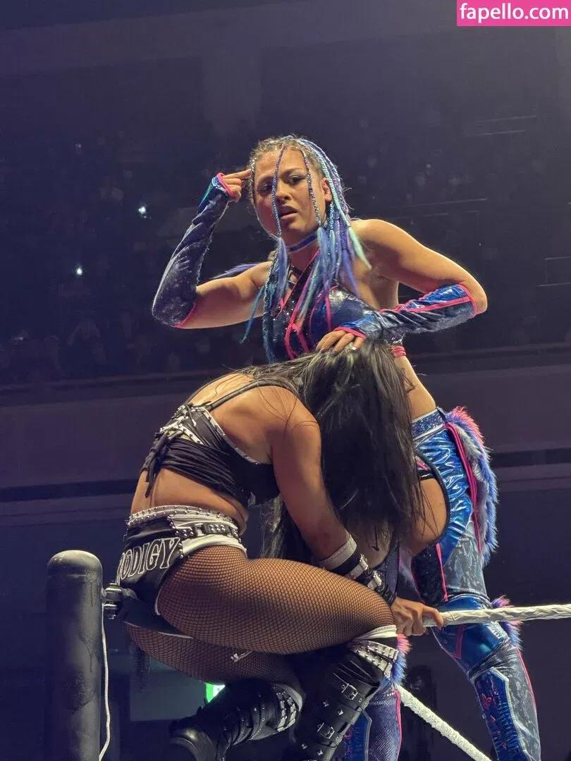 Roxanne Perez Onlyfans Photo Gallery 