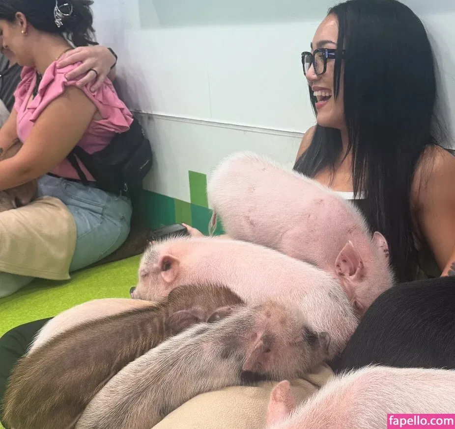 Roxanne Perez Onlyfans Photo Gallery 