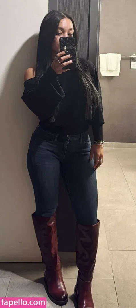 Roxanne Perez Onlyfans Photo Gallery 