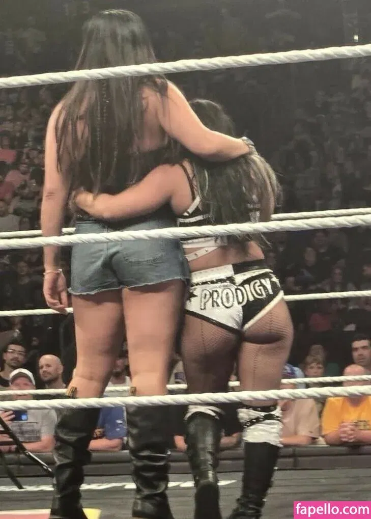 Roxanne Perez Onlyfans Photo Gallery 