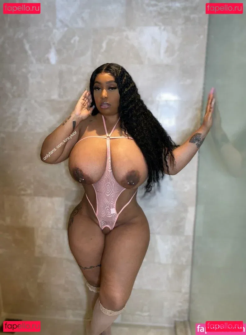 kinkykior Onlyfans Photo Gallery 