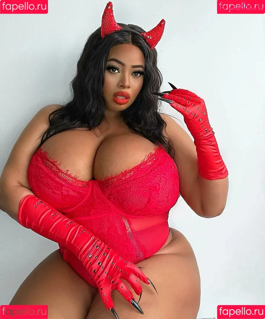 Yathbeauty Onlyfans Photo Gallery 