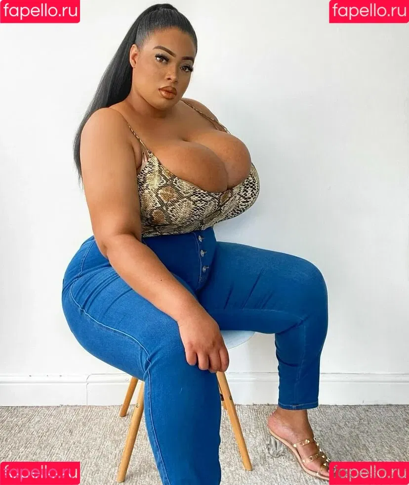Yathbeauty Onlyfans Photo Gallery 