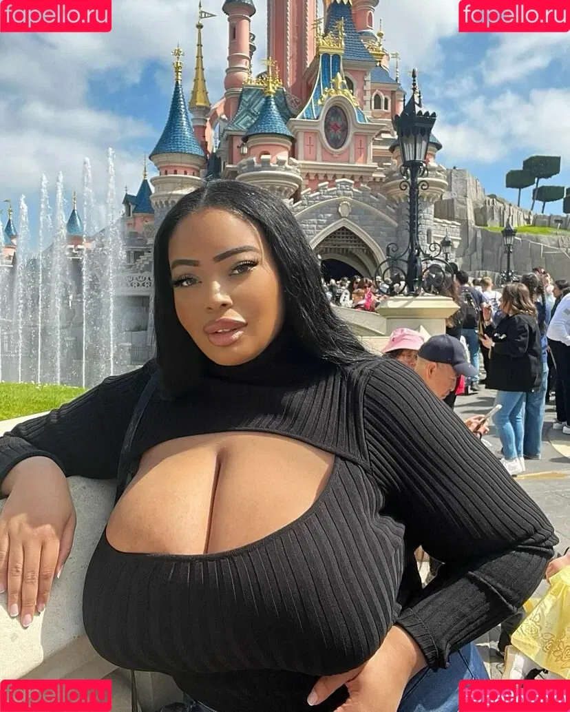 Yathbeauty Onlyfans Photo Gallery 