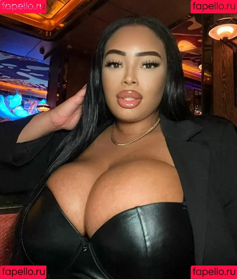 Yathbeauty Onlyfans Photo Gallery 