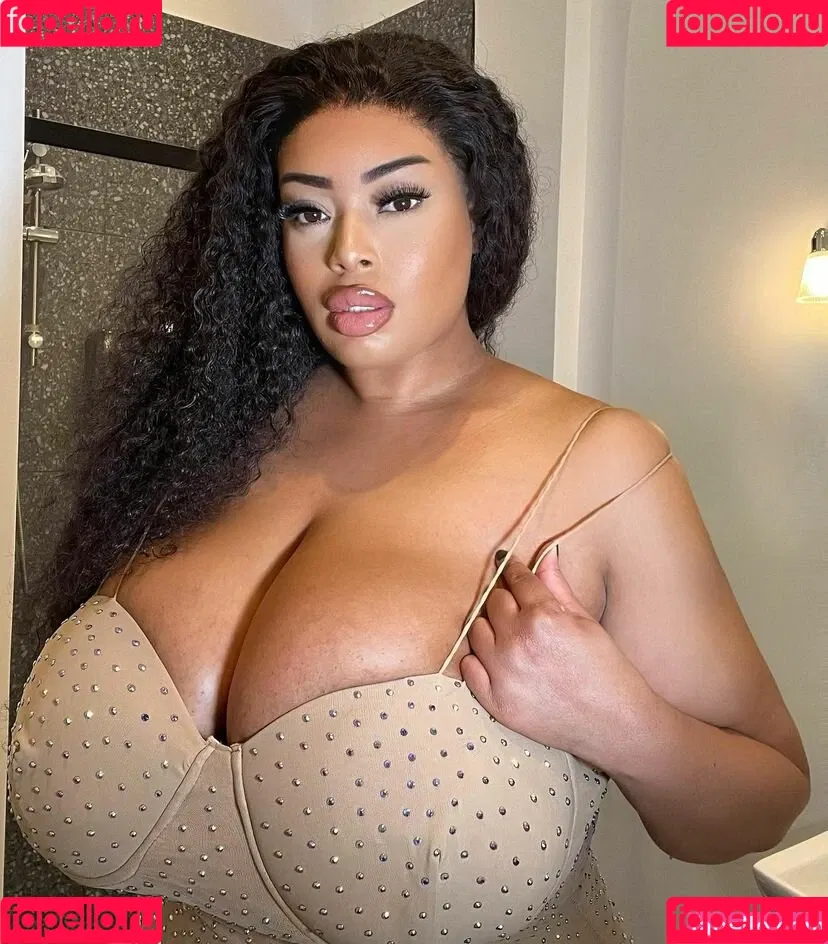 Yathbeauty Onlyfans Photo Gallery 