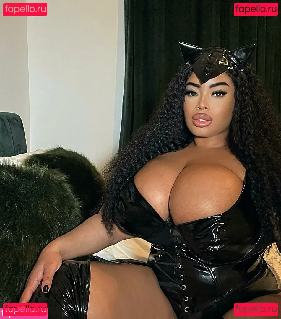 Yathbeauty Onlyfans Photo Gallery 