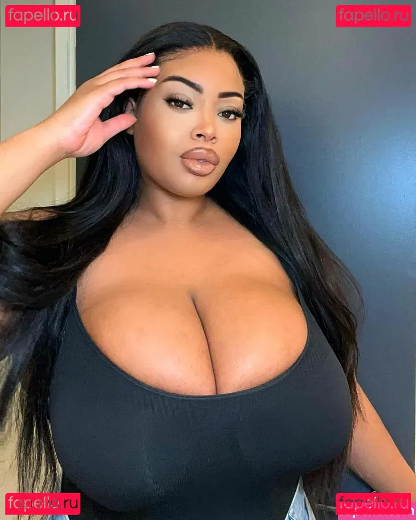 Yathbeauty Onlyfans Photo Gallery 