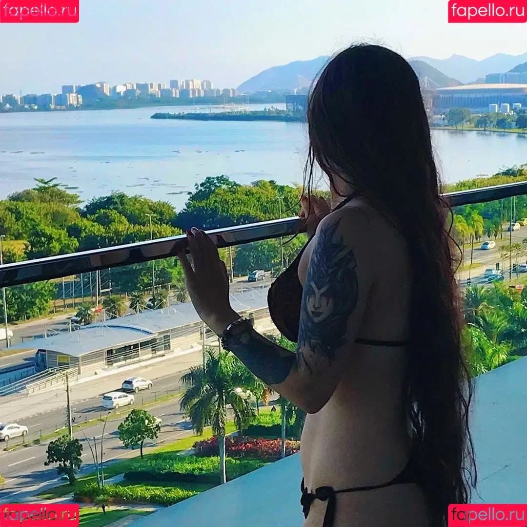 Diretora Muniz Onlyfans Photo Gallery 