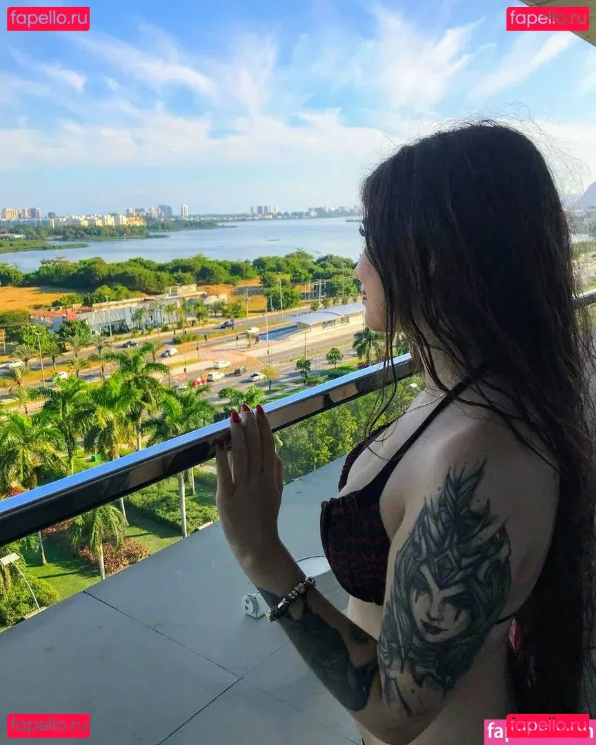 Diretora Muniz Onlyfans Photo Gallery 