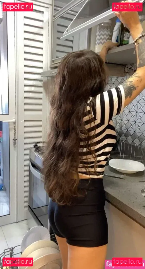 Diretora Muniz Onlyfans Photo Gallery 