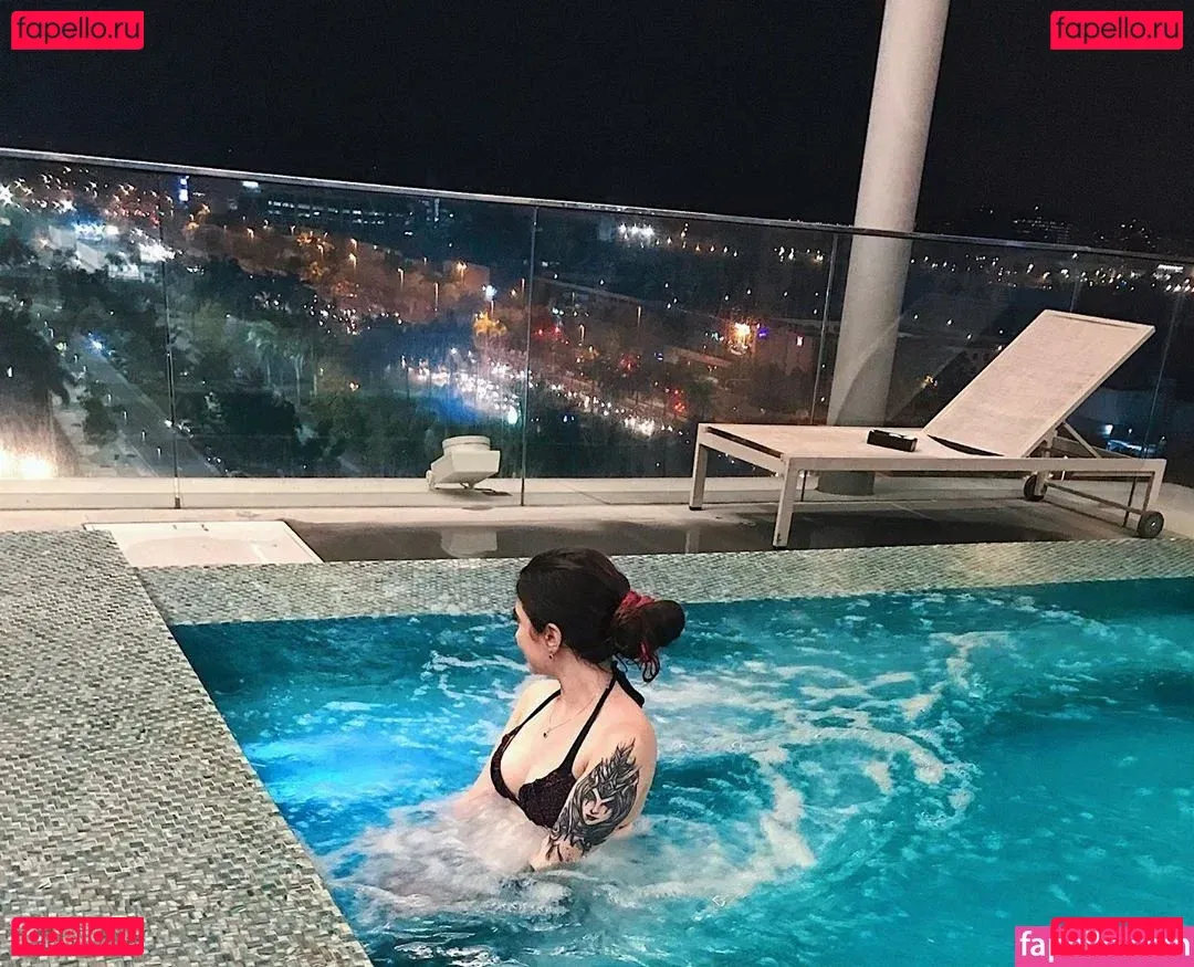 Diretora Muniz Onlyfans Photo Gallery 