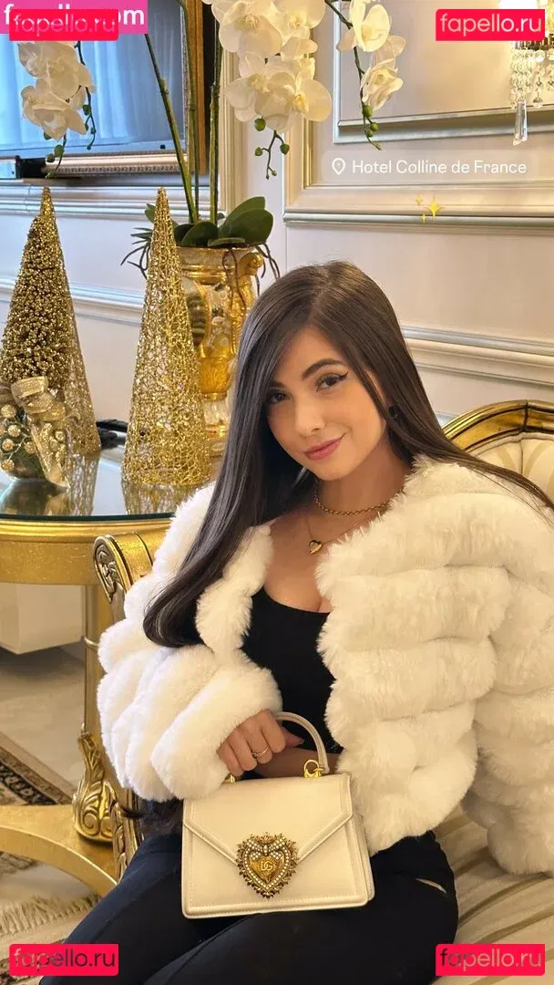 Diretora Muniz Onlyfans Photo Gallery 