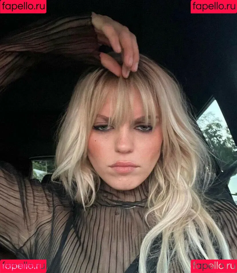 Renee Rapp Onlyfans Photo Gallery 