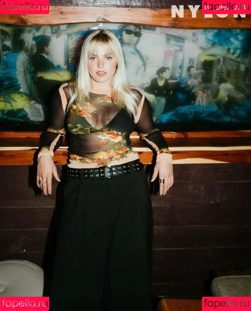 Renee Rapp Onlyfans Photo Gallery 