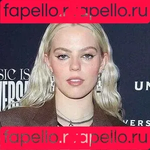 Renee Rapp Onlyfans Photo Gallery 