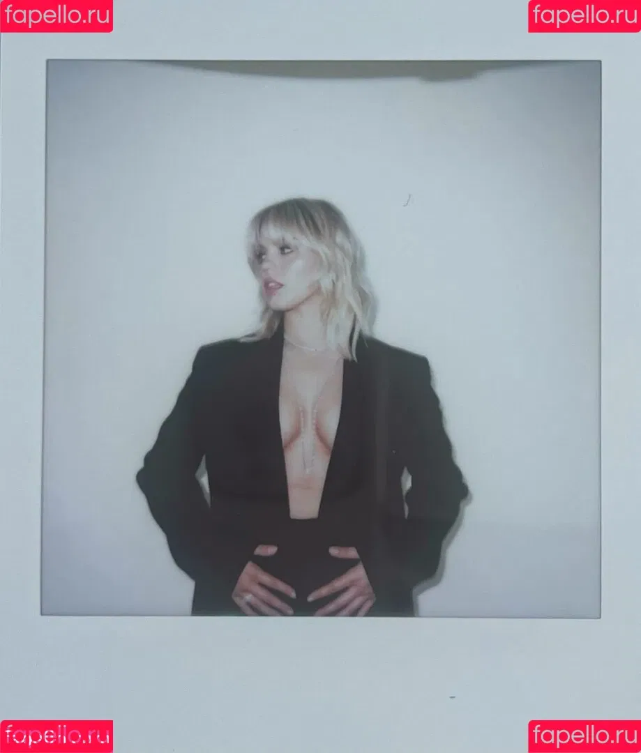 Renee Rapp Onlyfans Photo Gallery 