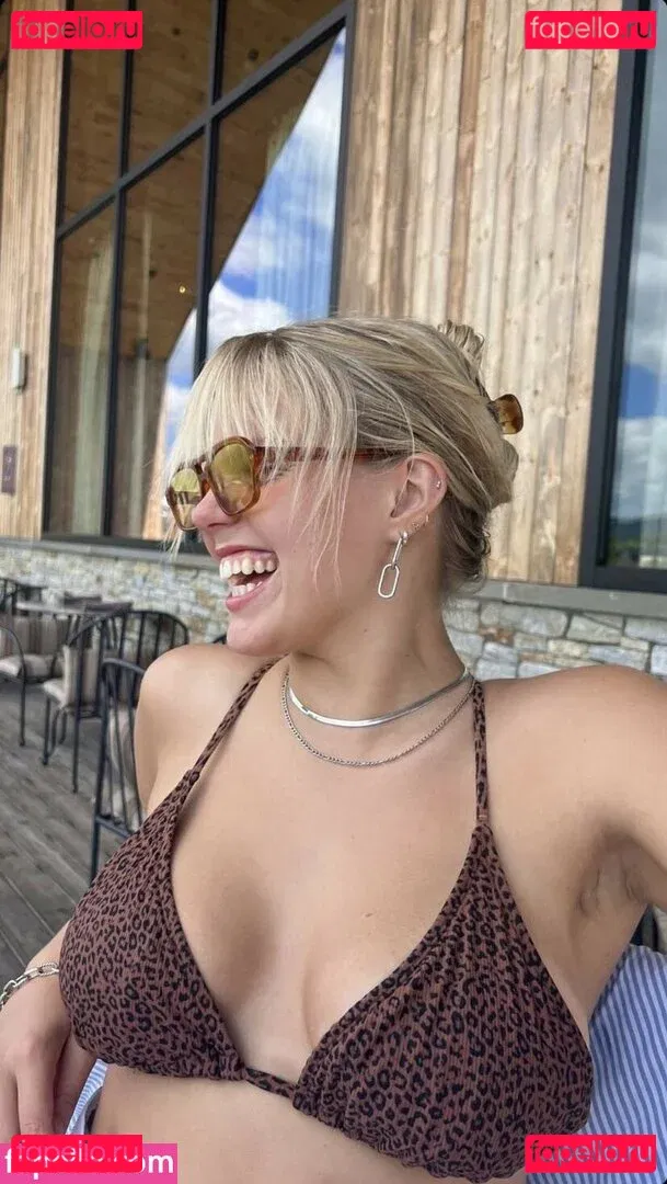 Renee Rapp Onlyfans Photo Gallery 