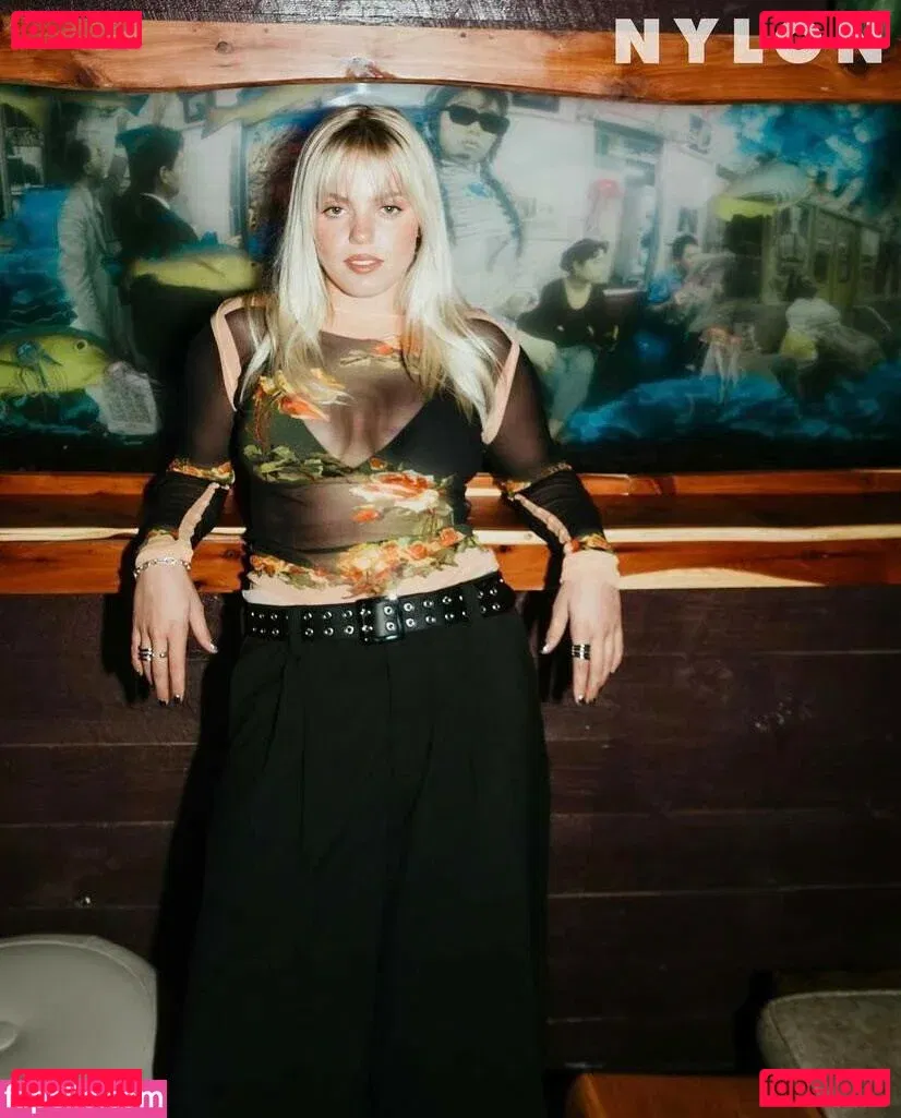 Renee Rapp Onlyfans Photo Gallery 