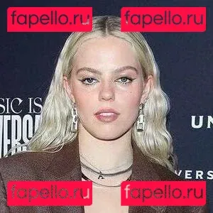 Renee Rapp Onlyfans Photo Gallery 