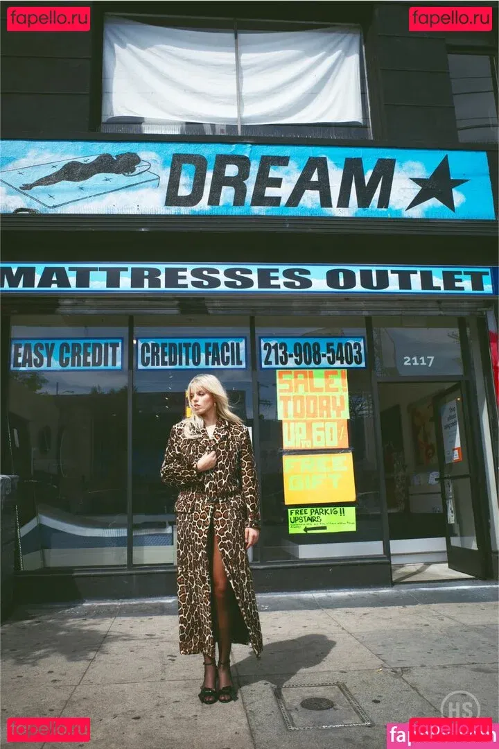 Renee Rapp Onlyfans Photo Gallery 