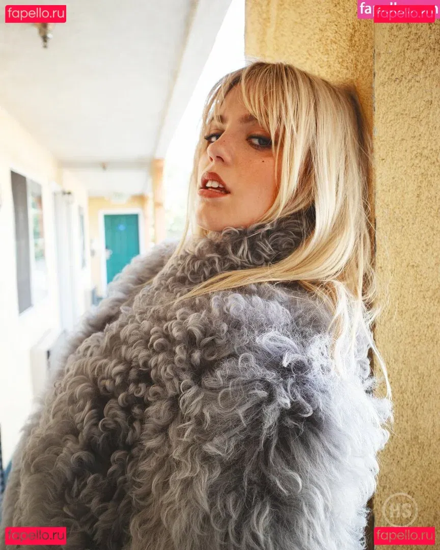 Renee Rapp Onlyfans Photo Gallery 