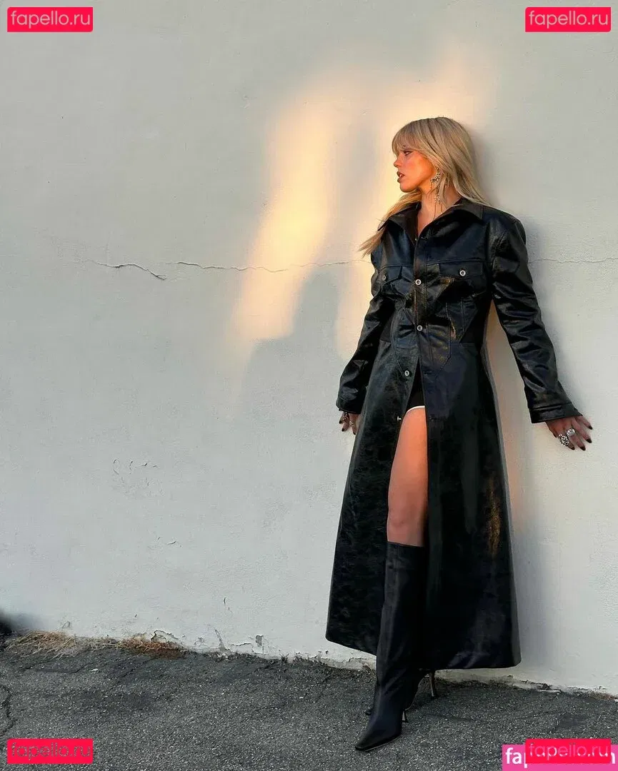 Renee Rapp Onlyfans Photo Gallery 