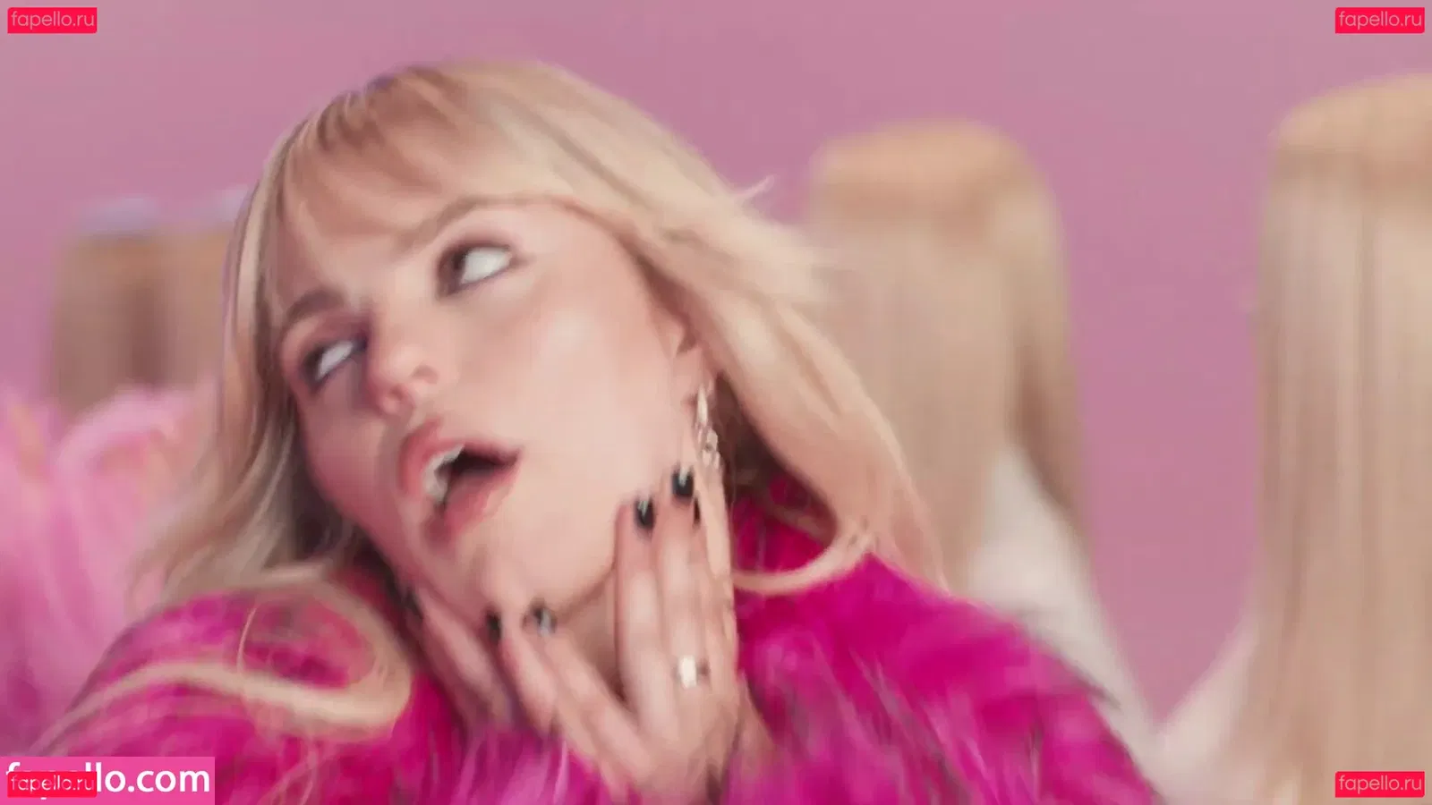 Renee Rapp Onlyfans Photo Gallery 