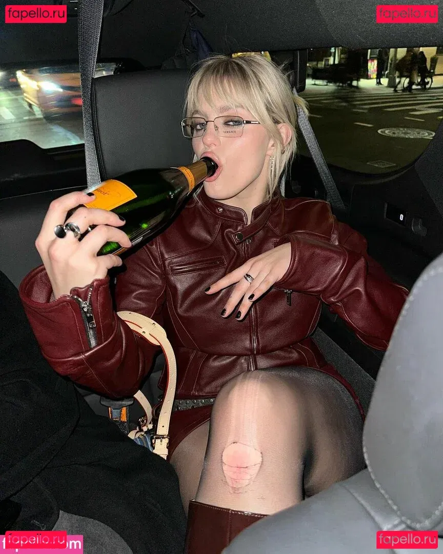 Renee Rapp Onlyfans Photo Gallery 