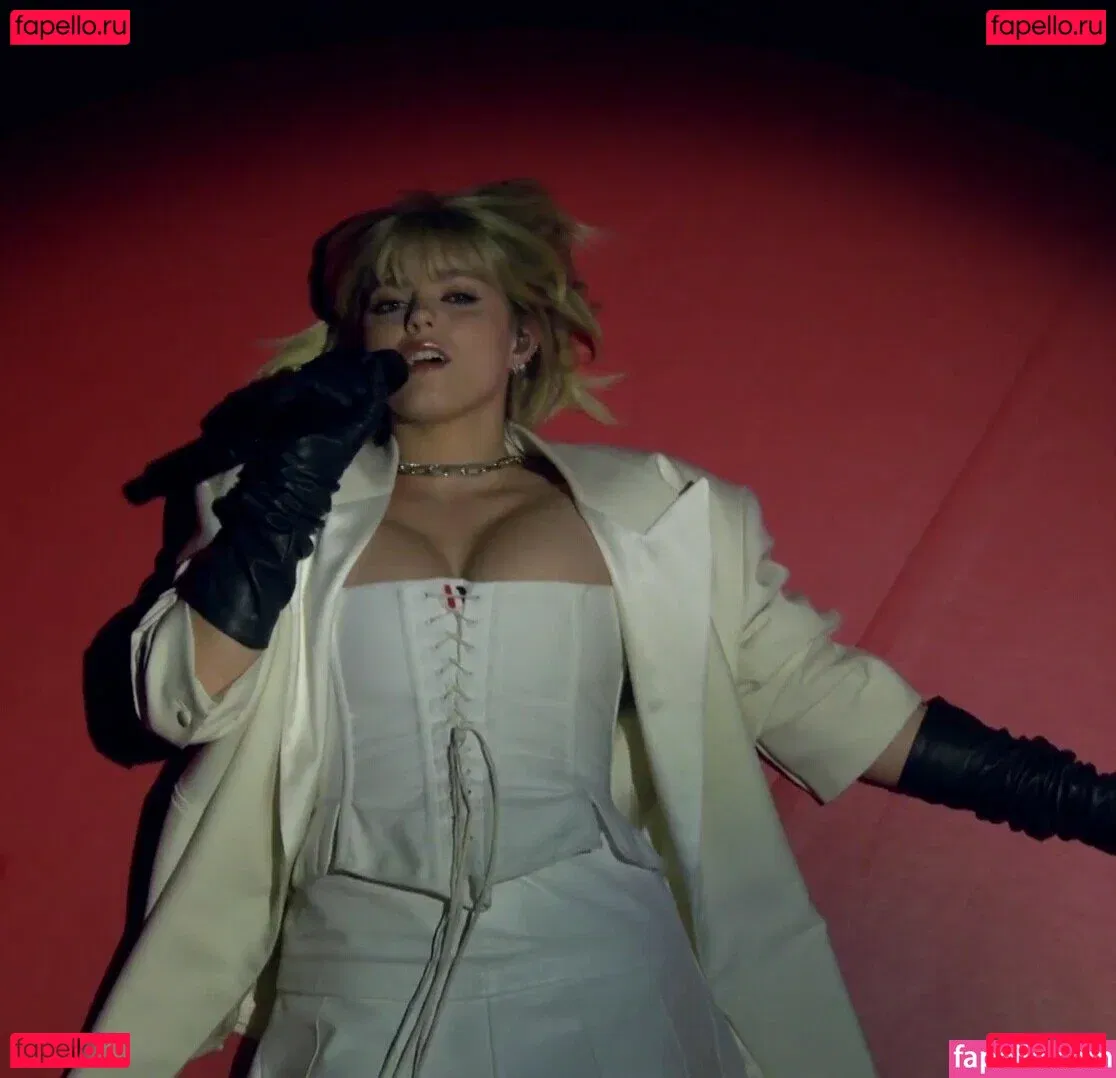 Renee Rapp Onlyfans Photo Gallery 