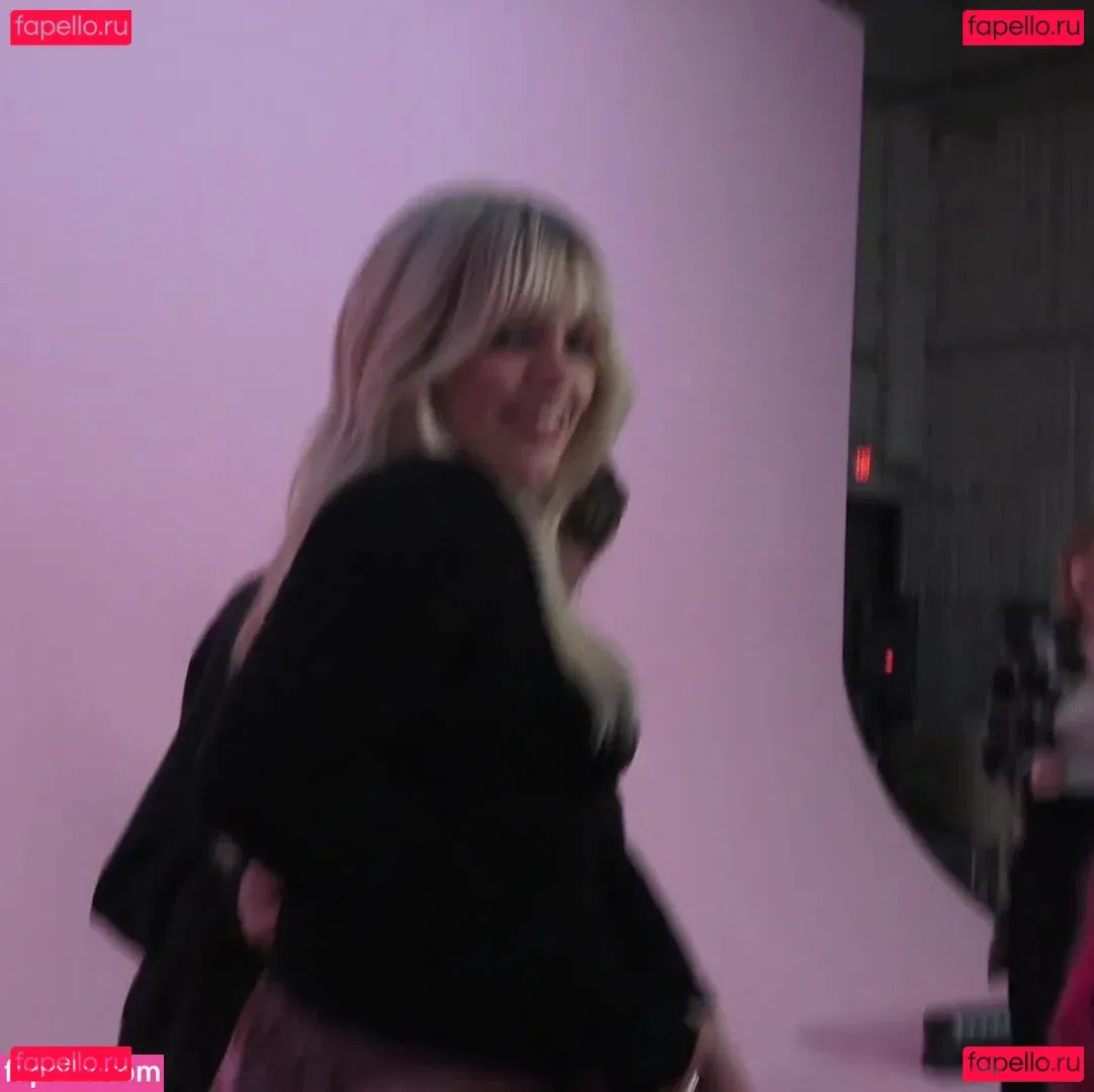 Renee Rapp Onlyfans Photo Gallery 