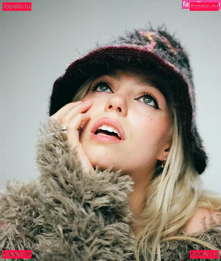 Renee Rapp Onlyfans Photo Gallery 